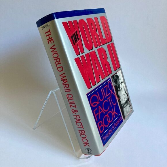 The World War II Quiz & Fact Book by Timothy Benford Vintage WWII Military - Picture 3 of 9